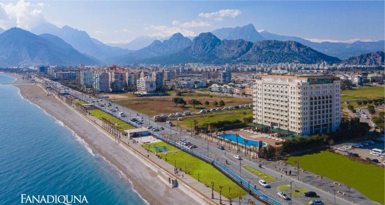 فندق كراون بلازا انطاليا Crowne Plaza Antalya