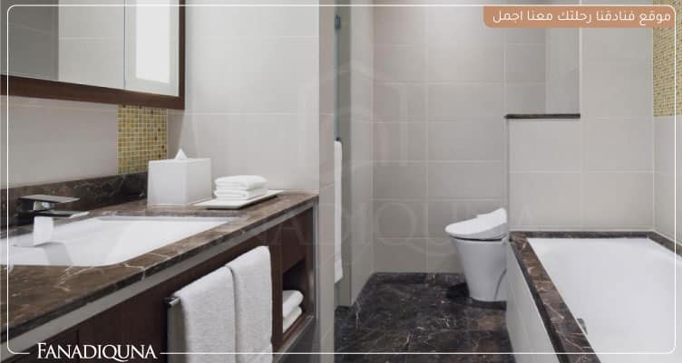 delta hotels by marriott city center doha 2 حمام الغرفة