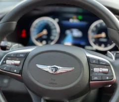 استئجار جينيسيس gv70 في دبي